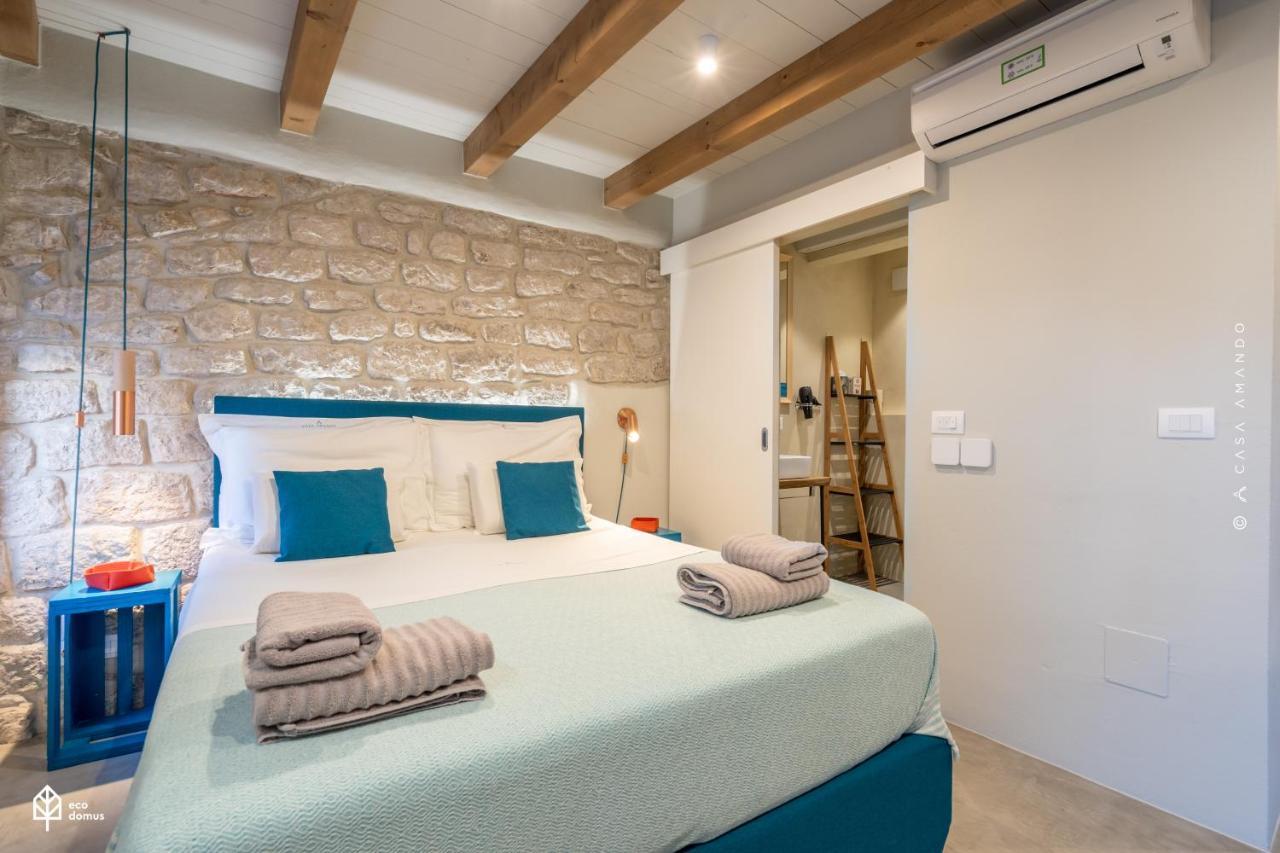 Bed and Breakfast Casa Amando Eco Boutique House Ровінь Номер фото